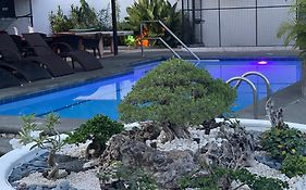 Parrot Resort Moalboal